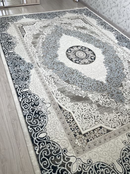 Турецкий ковер в идеальном состоянии