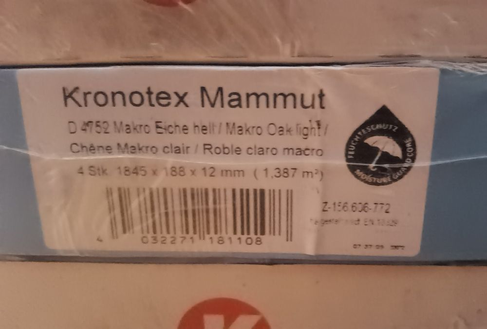 Parchet laminat KRONOTEX 12 mm stejar deschis Makro