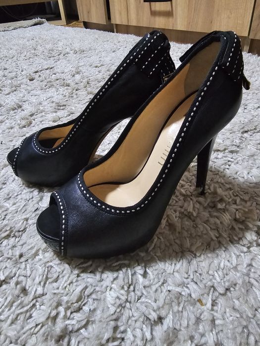 Продам обувь женскую