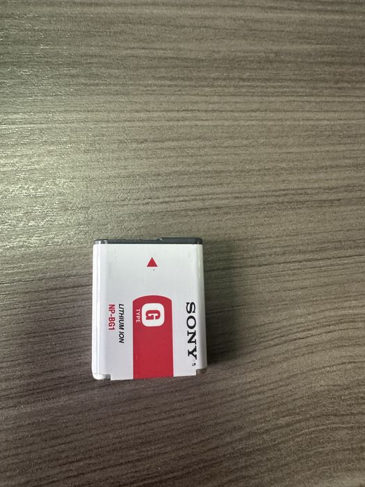 Кабель 2 штуки и аккумулятор от фотоаппарата sony сони