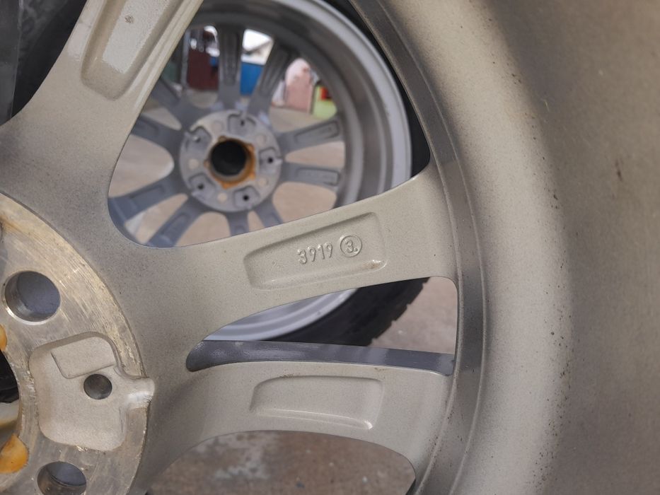 Vând roți bmw,225 55 17.   M+S