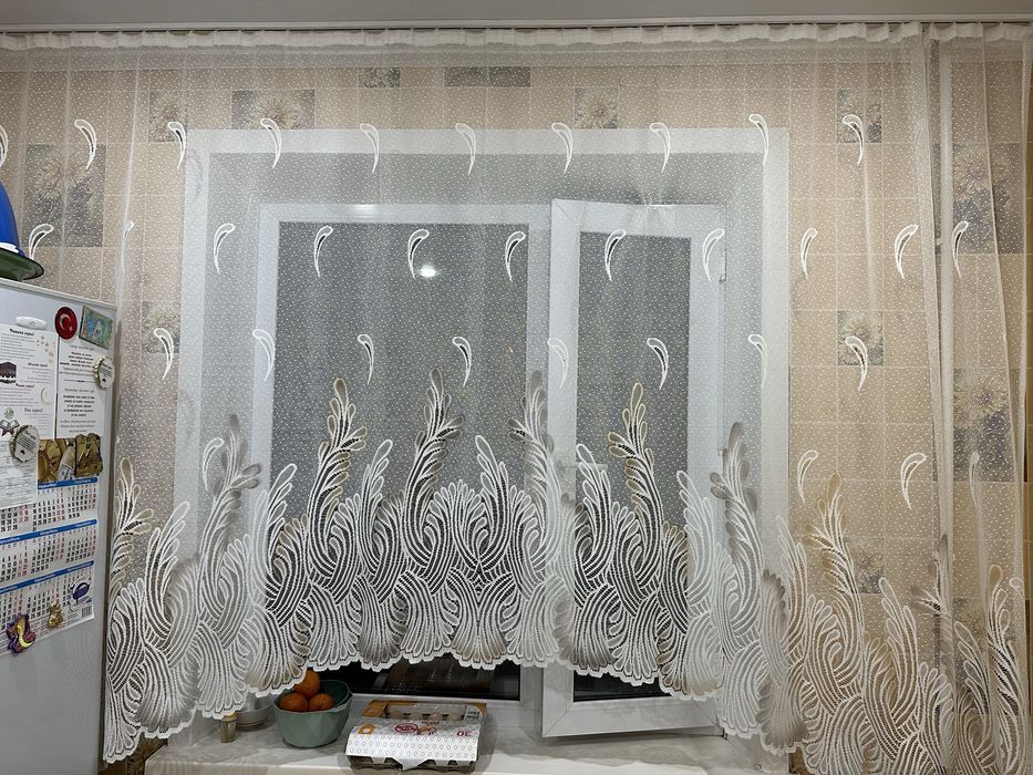 Продам шторы и кухонный тюль!