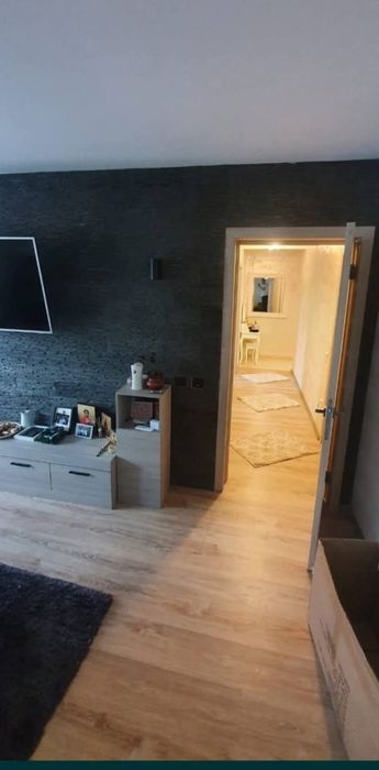 Apartament cu  2 camere  , dressing si boxa