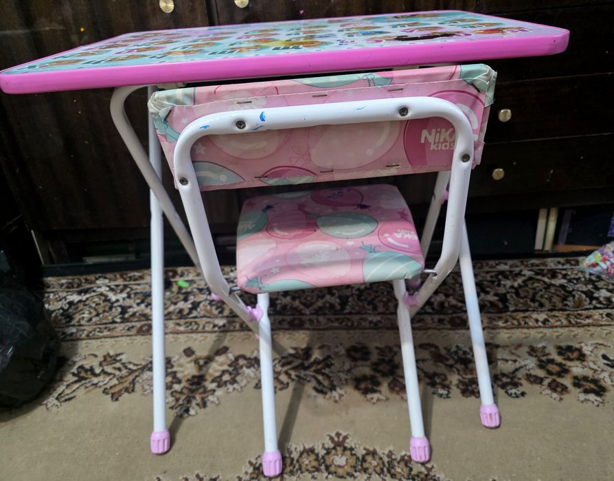 Продам столик со стульчиком