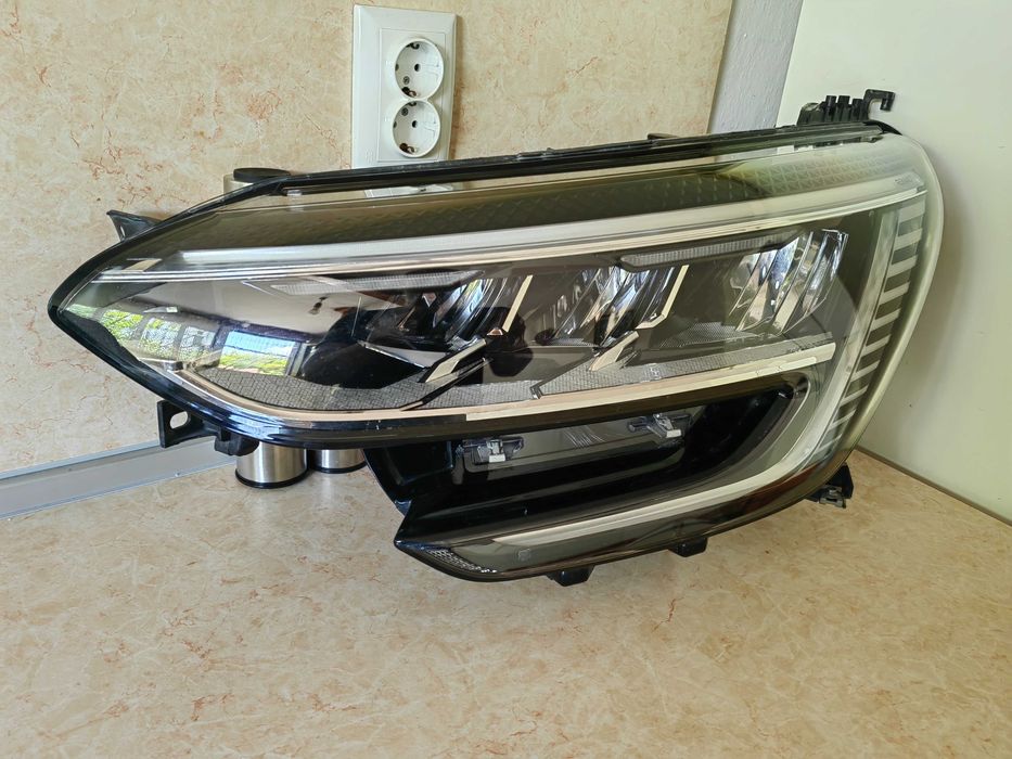 Фар Renault Megane LED ляв / Фар Рено Меган Оригинален