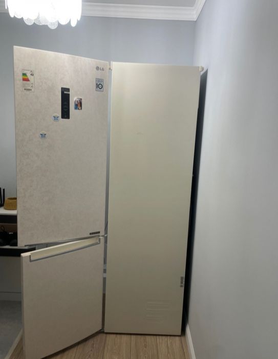 Холодильник LG в отличном состоянии