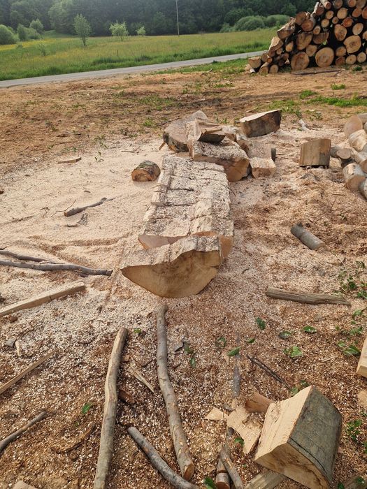 Vând lemne de foc