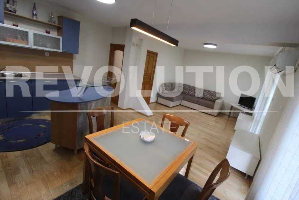 ПРОСТОРЕН ТРИСТАЕН апартамент в района на Центъра!