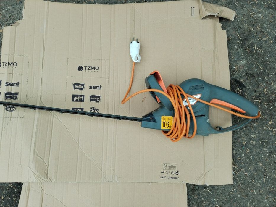 Vând Forfeca de tuns gard viu