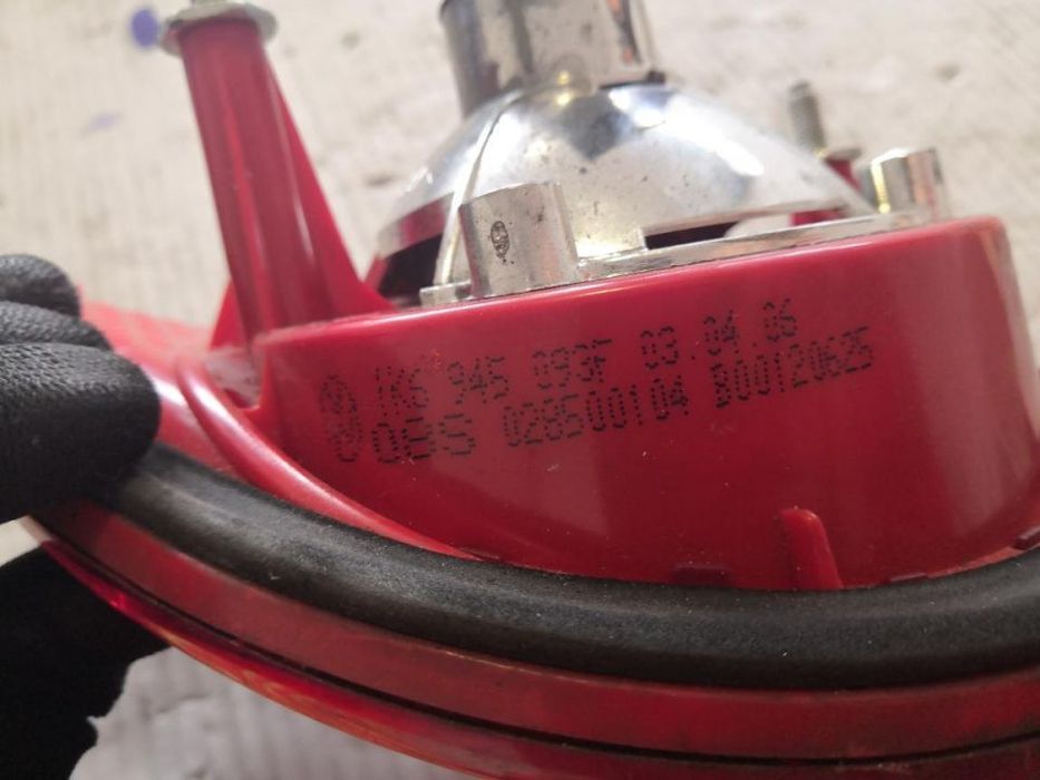 stop tripla lampa dreapta spate parte haion vw golf 5 originala