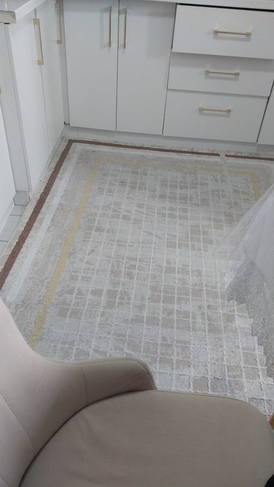 Продам ковер. Кілем сатылады