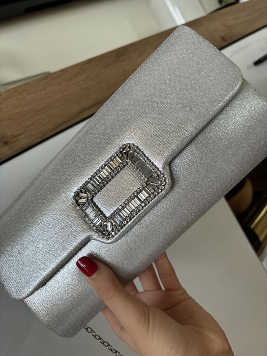 Дамска “клъч” чанта, сребърна