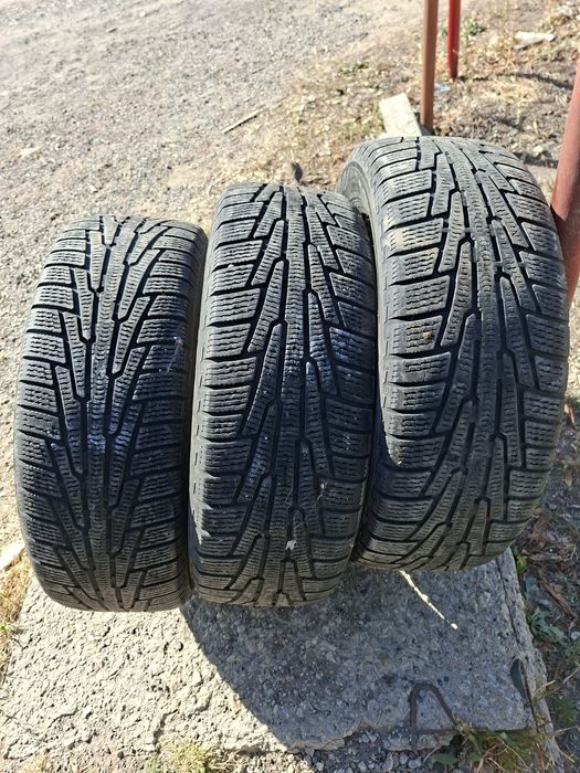 Продам шины 235/60/18 нокиа