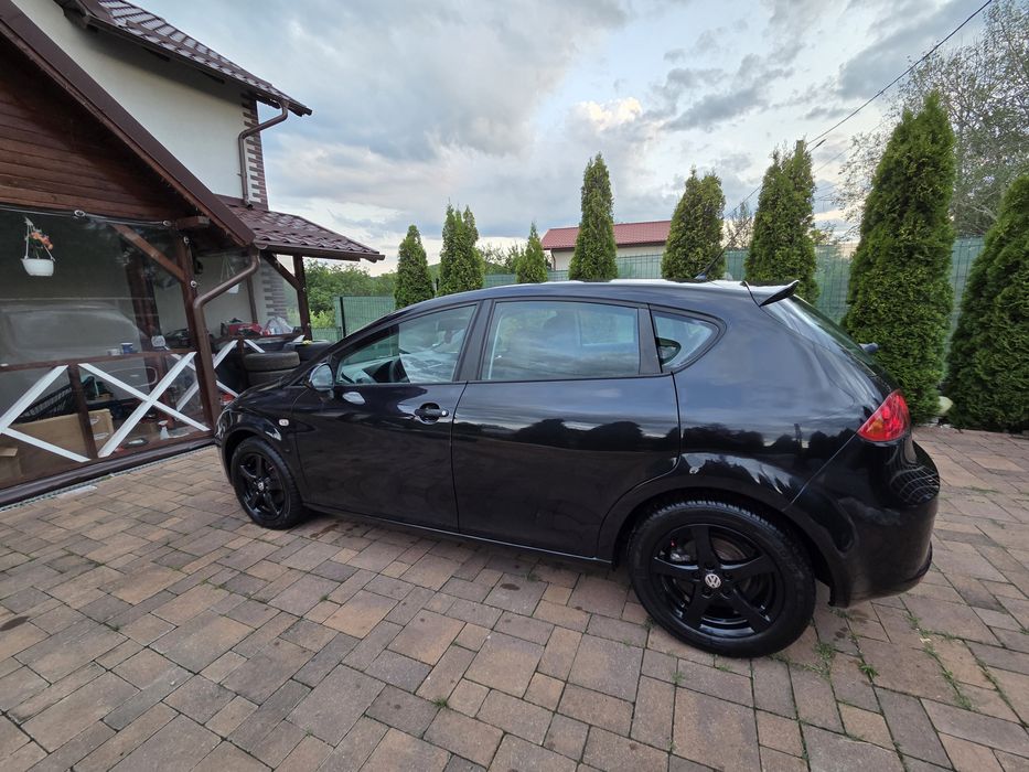 SEAT Leon 2011 — imagine 3