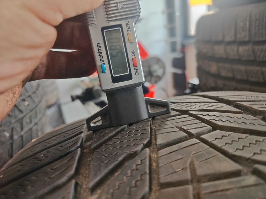 4бр. зимни гуми 255/40/18-225/45/18 Hankook спорт пакет