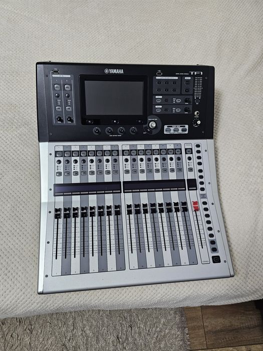 Yamaha Tf1 mixer digital