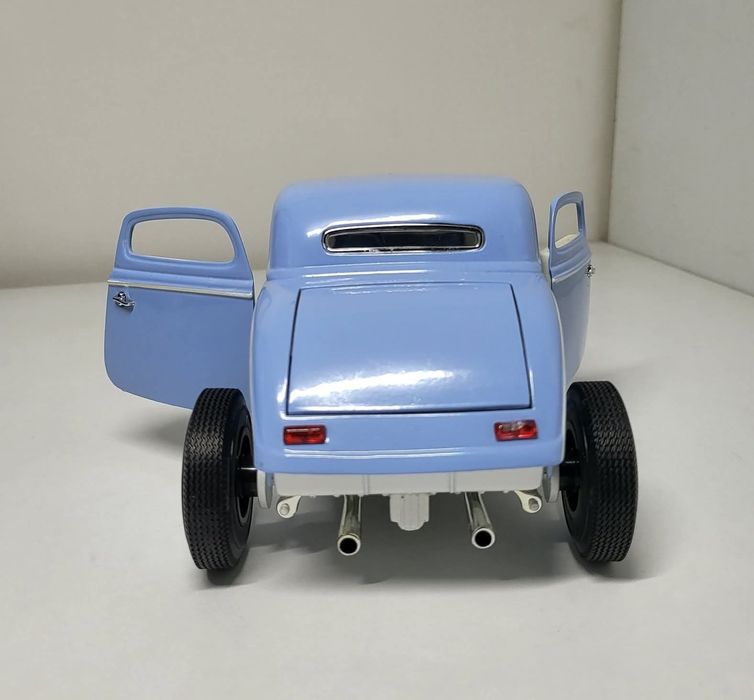 Machetă Ford Newstalgia Street roads 1/18 by ERTL