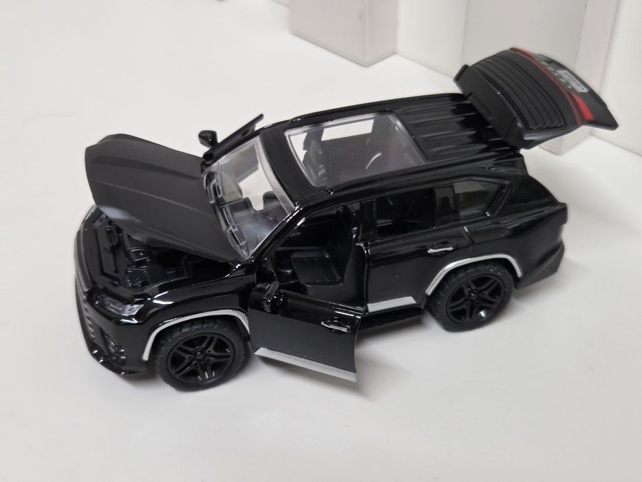 Игрушка машина LX600