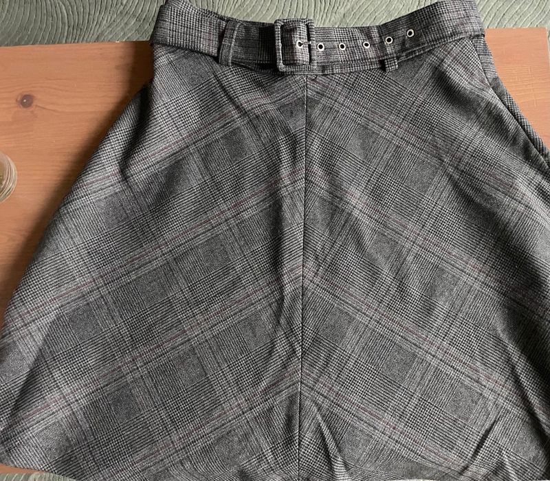 Сива дамска пола;