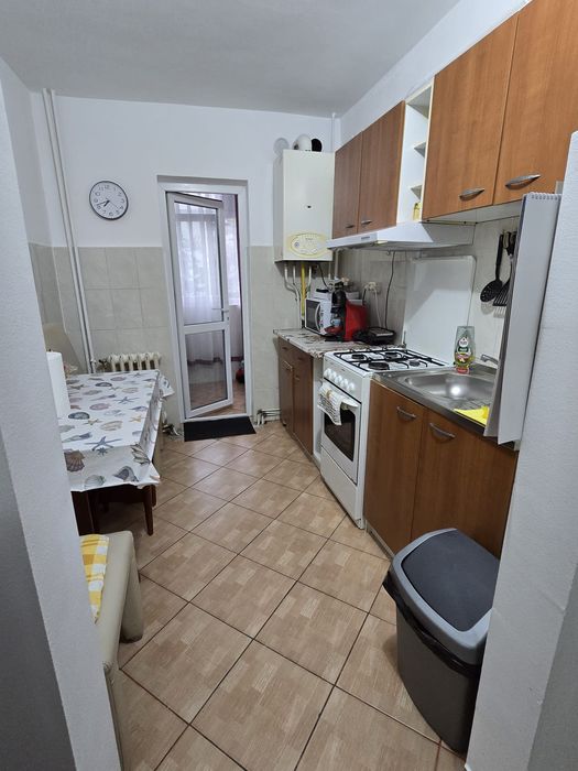 Inchiriez Apartament doua camere zona Primăverii