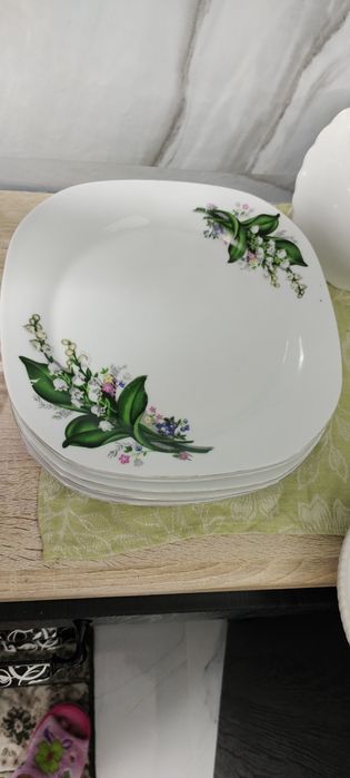 Посуда разная тарелки блюда