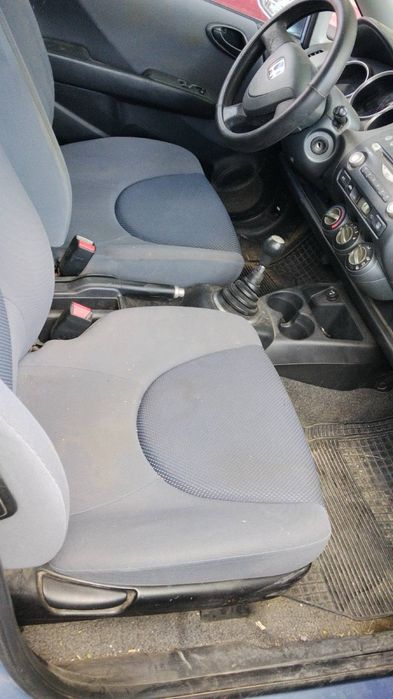 Продава се само на части HONDA JAZZ 1.3 2003година