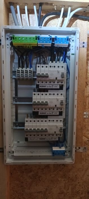 Electrician autorizat