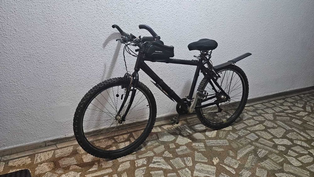 Bicicletă second-hand custom – cadru aluminiu, piese Shimano