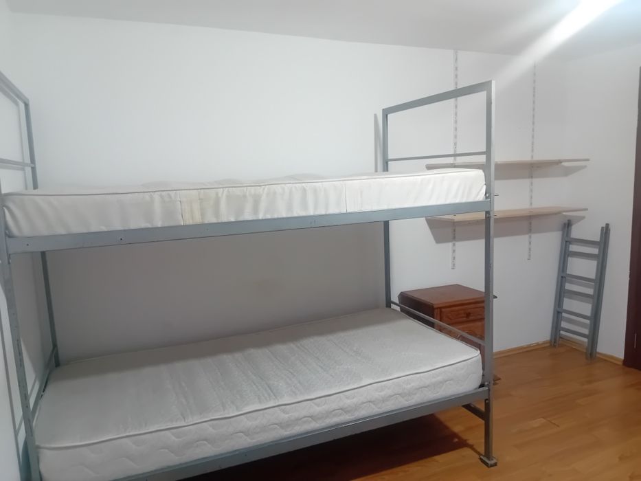 Proprietar inchiriez Camera la casă