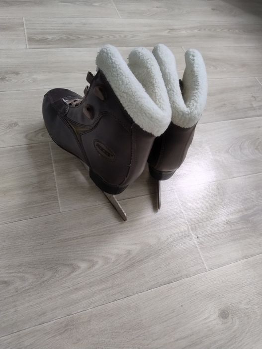 Patine gheață damă Roces – Căptușite cu blăniță – Mărimea 40 (25.5 cm)