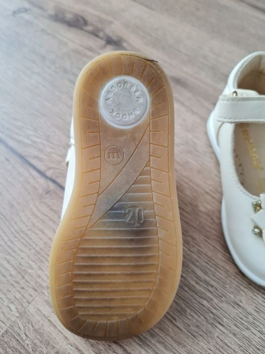 Pantofiori albi/crem de piele