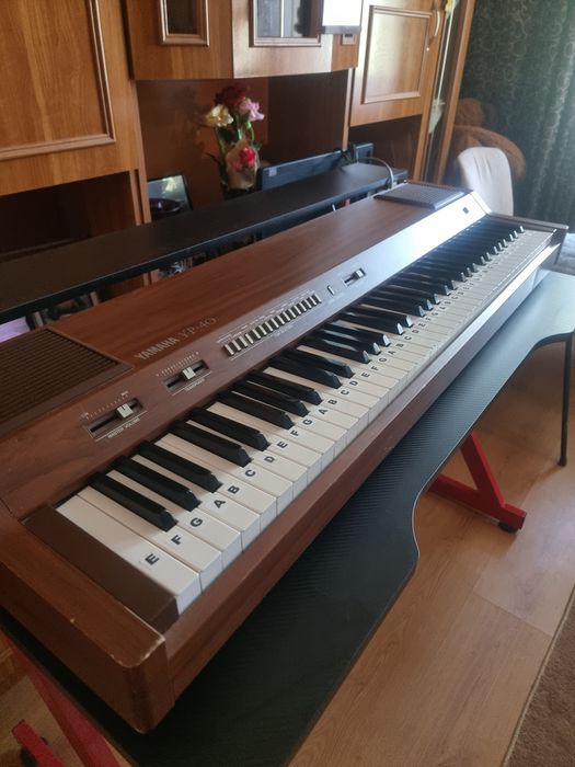 Vând orgă electronica Yamaha clavinova yp-40