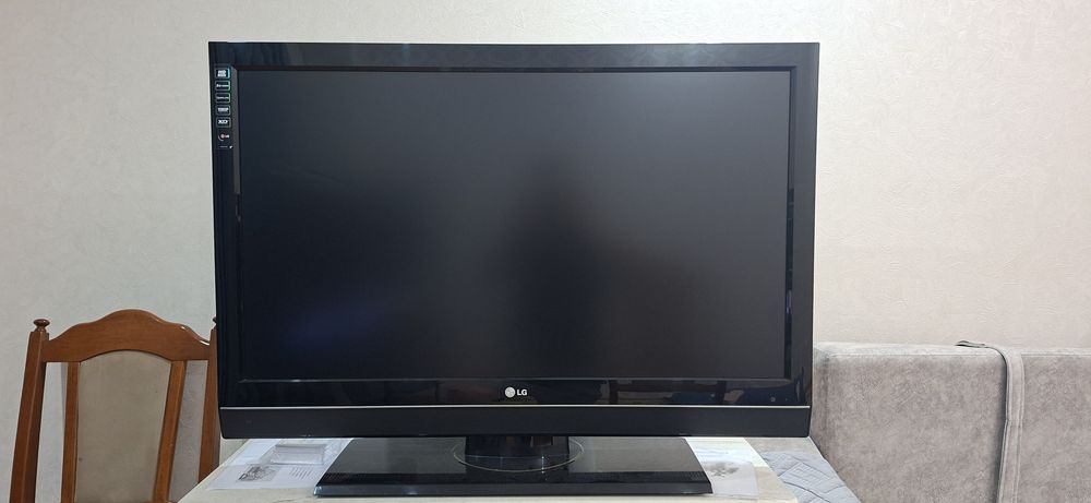 Телевизор LG плазма