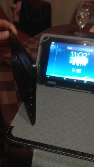 клавиатура със стойка