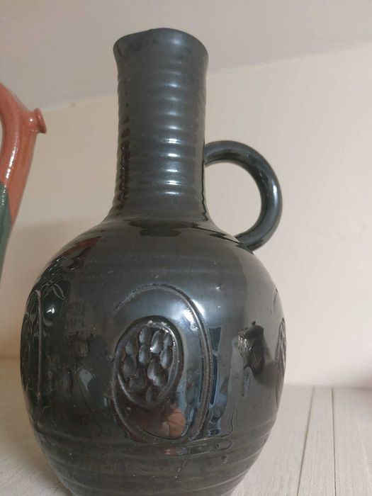 Две автентични стомни, домашни потреби, чинии