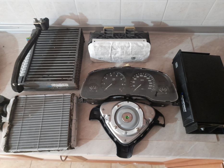 OPEL ASTRA 99г. G/ 2.0 1.6V 136к.с./(три врати) -за части