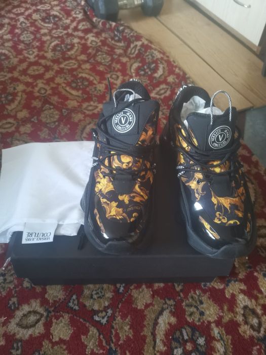 Чисто нови обувки Versace