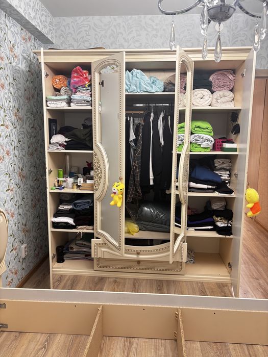 Продам 2х спальный гарнитур б/у