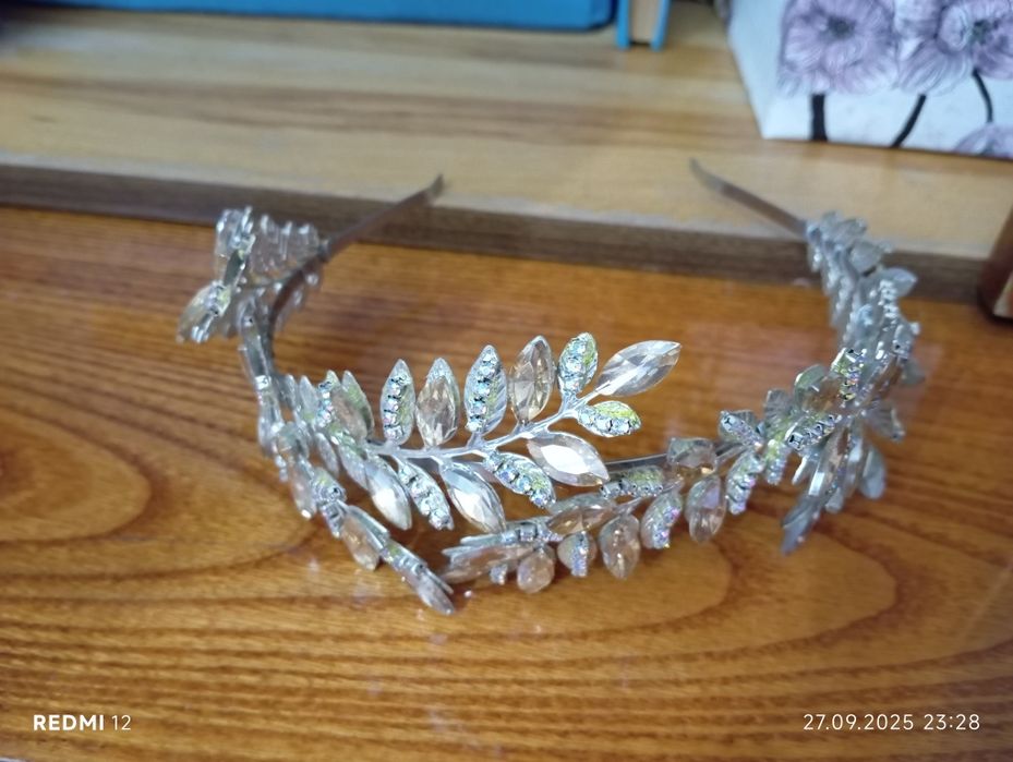 Диадема новая ..