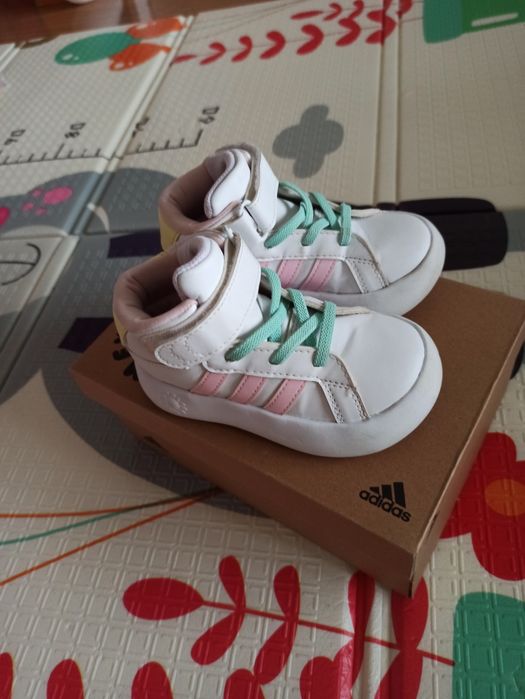 Детски обувки Adidas 24 номер
