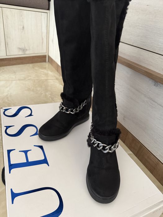 Зимни ботуши Guess