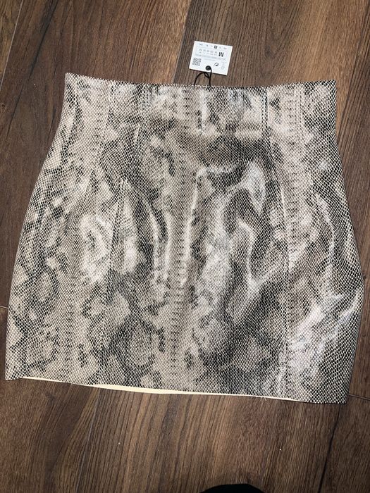 Fusta Zara noua, M