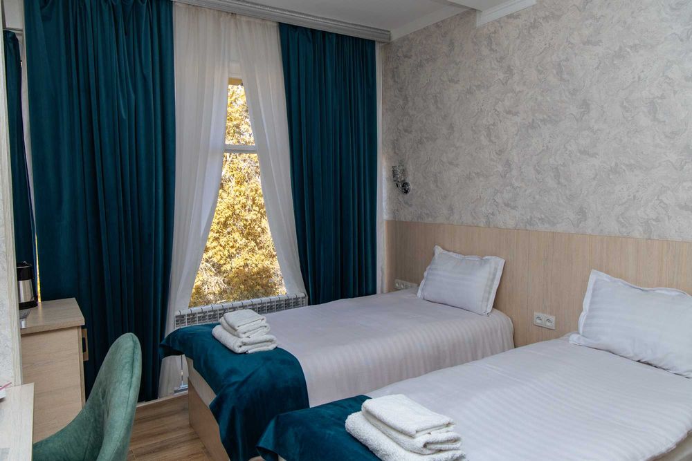 Мехмонхона, гостиница "MERCURI-MERIDIAN" в центре города. Бухара.HOTEL