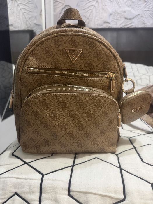 Раничка Guess като нова