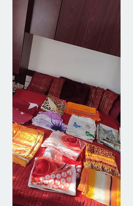 Lenjerie de pat, mov-alb, material fin satinat, nou