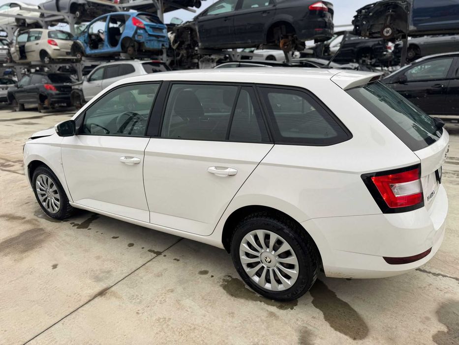 Skoda Fabia 3 FACELIFT 1.0 TSI 90CP 2021 euro6 avariat lovit avariate