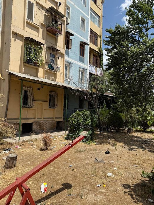 Не жилой квартира продаётся 3/1/9 возле дароге