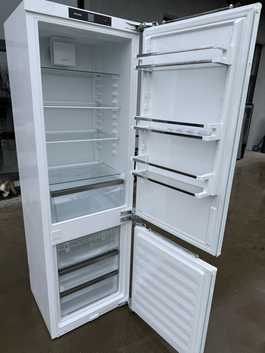 Хладилник за вграждане Миеле 177 см с фризер No Frost Инвертор