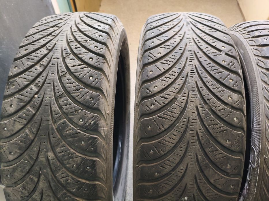 Продам шины зимние 185/65 R14