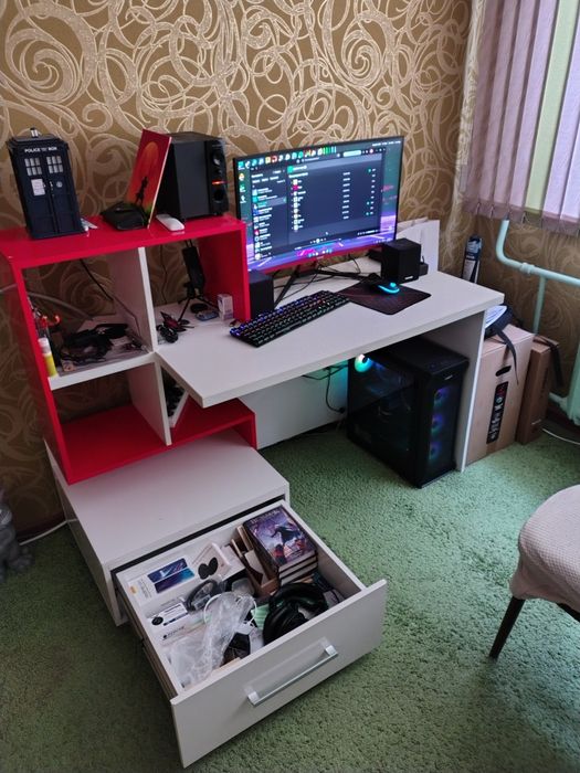 Продам письменный/компьютерный стол